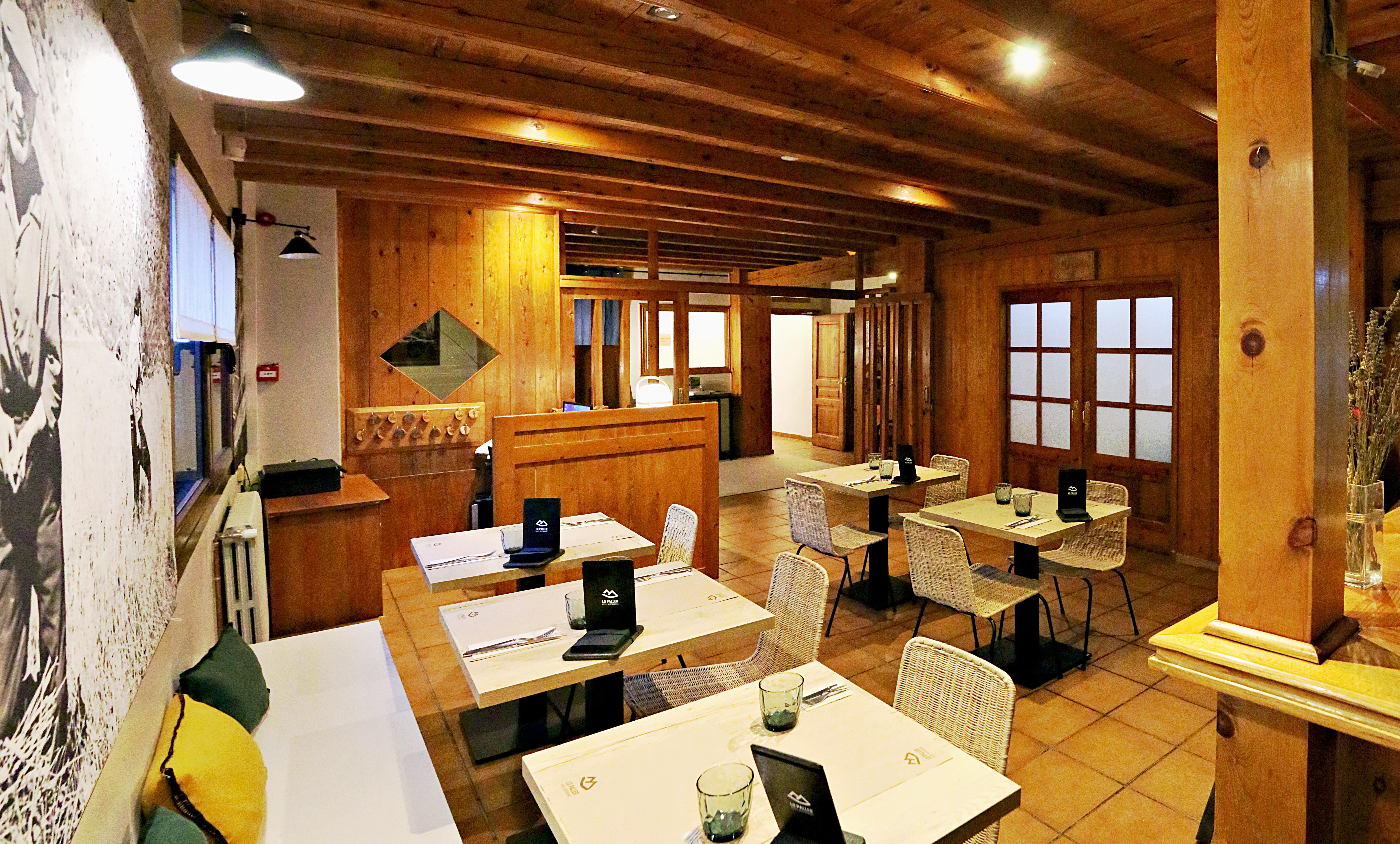 Valencia D'Aneu Hotel Lo Paller מראה חיצוני תמונה