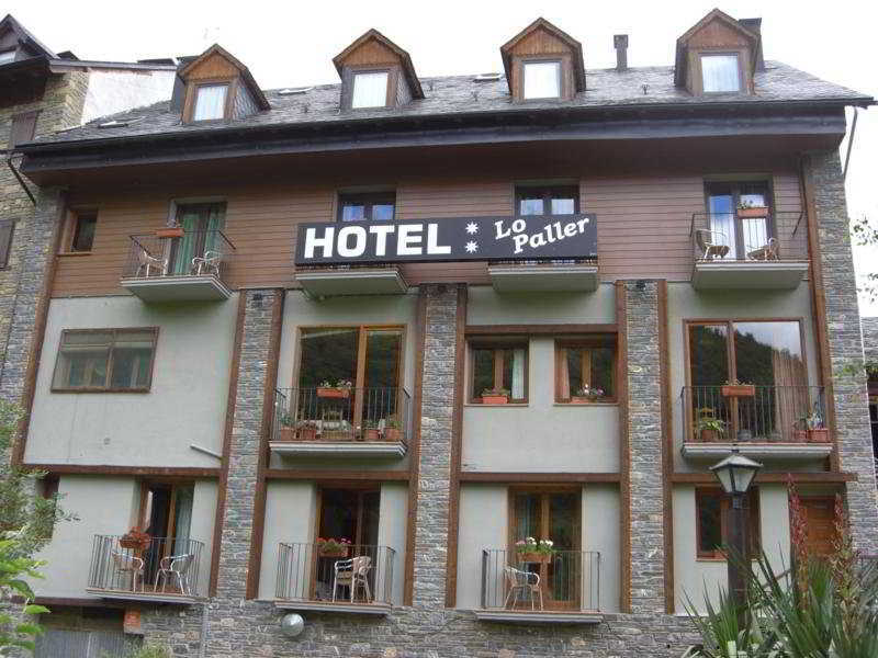 Valencia D'Aneu Hotel Lo Paller מראה חיצוני תמונה